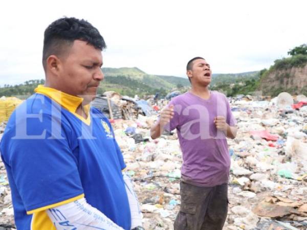 Toneladas de basura no son un impedimento para predicar el evangelio. Foto: EL HERALDO