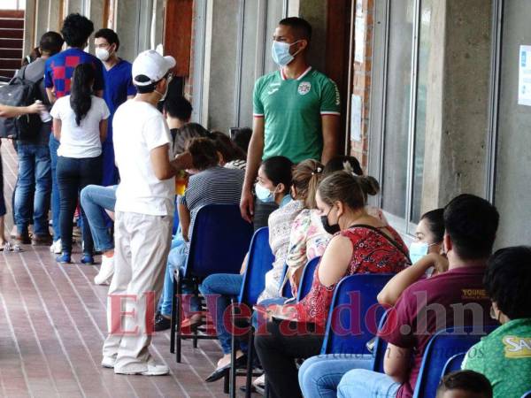 Hasta la fecha, los casos de covid-19 en Honduras a nivel nacional están disminuyendo después de haber presenciado una ola de contagios en junio y julio.