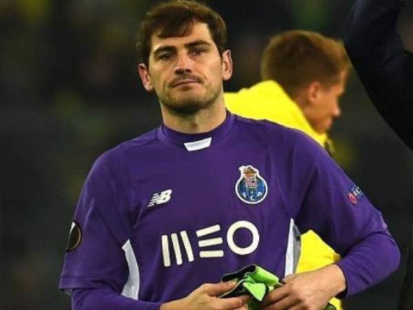 Iker Casillas está por cumplir 38 años de edad. (AFP)