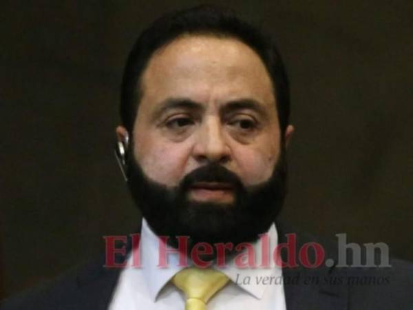 El presidente del Congreso Nacional, Luis Redondo, citó la Ley Orgánica del Congreso Nacional para recodarle a los diputados suplentes que deben estar en las sesiones.