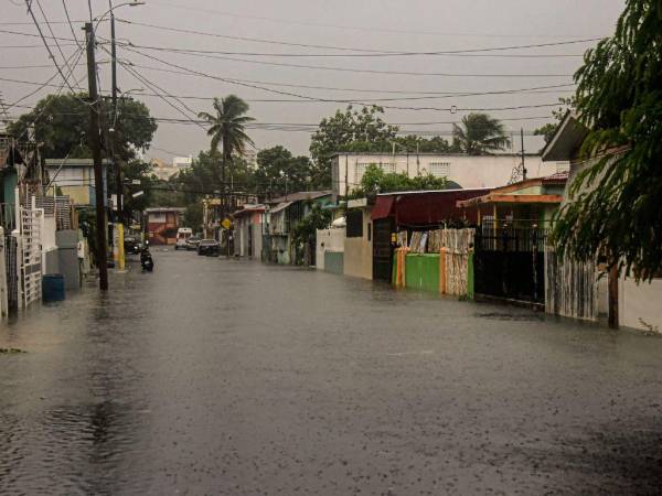 El huracán es de categoría 1, la más baja de las cinco en la escala de Saffir-Simpson, pero se espera que “se fortalezca aún más en las próximas 48 horas”, indicó el NHC.