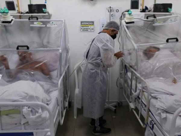 Esa tasa puede ser suficiente para alcanzar la 'inmunidad de rebaño', en la cual una comunidad tiene un porcentaje tan elevado de miembros que se han inmunizado a una enfermedad que la probabilidad de contagio disminuye considerablemente. Foto: AFP