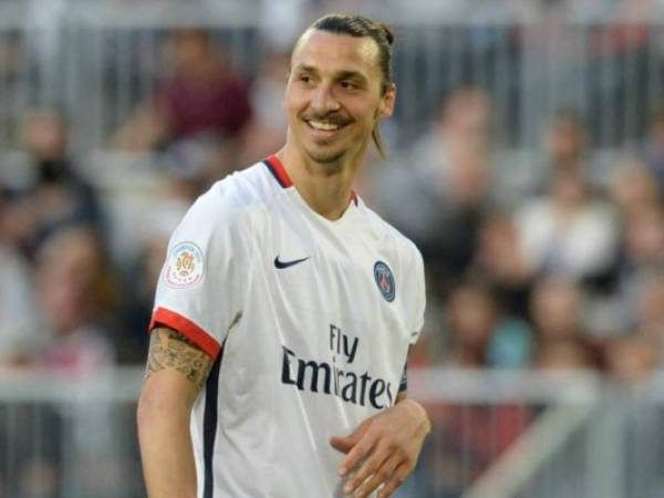 El delantero sueco Zlatan Ibrahimovic aclaró este sábado que se queda en el Galaxy de Los Ángeles.