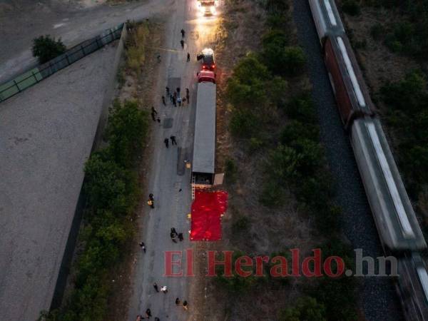 El 27 de junio se encontraron a 53 migrantes muertos dentro de un contenedor de un tráiler en San Antonio, Texas.