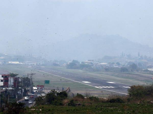 Los cielos en el territorio hondureño se vuelven a mostrar grises con la densa capa de humo que está afectando los pulmones de los hondureños.