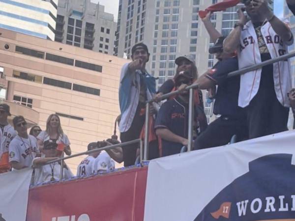 Mauricio Dubón está viviendo el sueño que algún día tuvo desde pequeño: ganar la Serie Mundial del Béisbol de las Grandes Ligas.