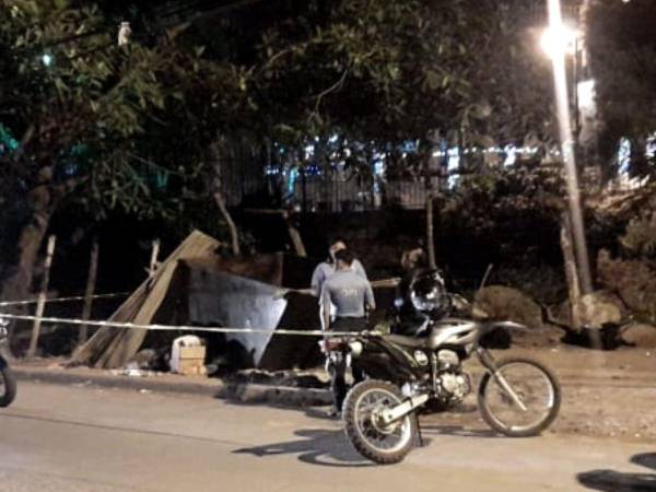 El cadáver del bebé estaba dentro de una bolsa en el contenedor.