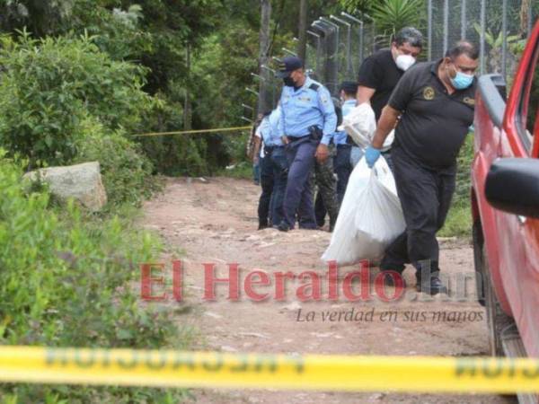 Los familiares de la víctima informaron que en el hospital tuvieron que amarrarlo para entregarlo.