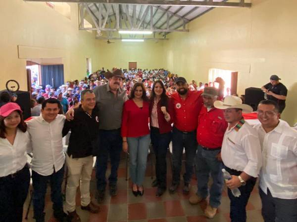 La sanción surge luego que el alcalde fue fotografiado compartiendo con la precandidata del partido Libertad y Refundación (Libre), Rixi Moncada, durante un acto proselitista en El Paraíso.