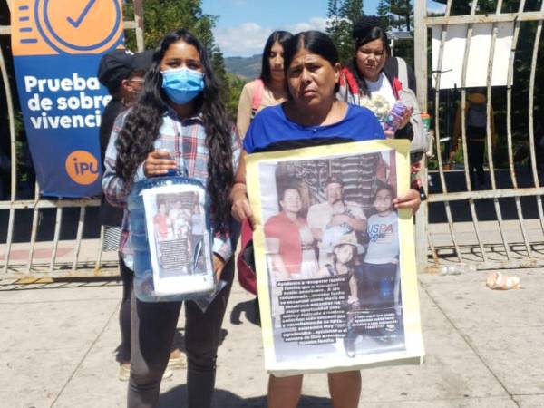 Los familiares de los menores de edad claman por la ayuda de la población hondureña en medio del difícil momento que viven.