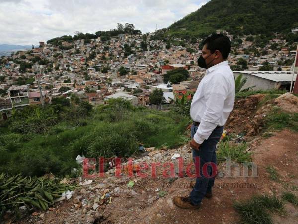 Una de las zonas capitalinas que tiene activos los deslizamientos es el barrio Nueva Santa Rosa. Al fondo se observan otras colonias que también son afectadas por esta amenaza, como El Reparto.