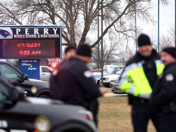 El hecho fue dentro de la secundaria Perry High School de Iowa.