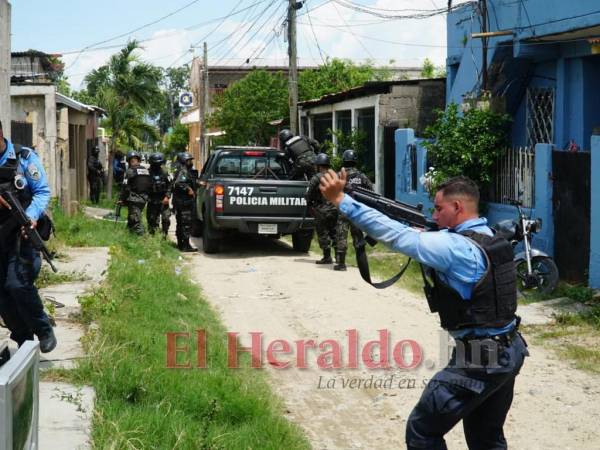 Los uniformados allanaron varias viviendas en el norte del país.