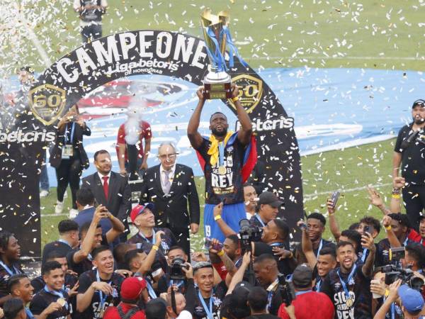 Un exdirigido por Pedro Troglio sugirió al Olimpia retirarse por un torneo para que los demás equipos tengan chance.