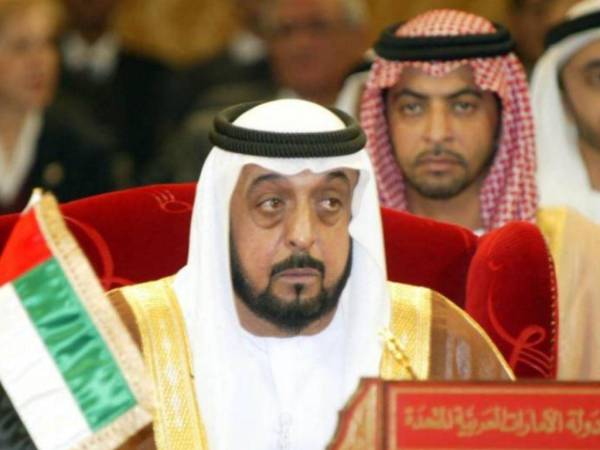 El jeque Jalifa bin Zayed Al Nahayan sucedió en noviembre de 2004 a su padre.