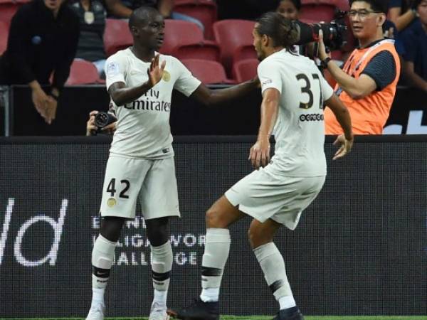 Sin Neymar y Kylian Mbappé, el PSG se impuso ante el Atlético de Madrid en partido amistoso este lunes. Foto:AFP