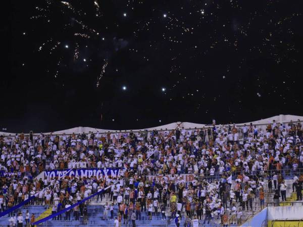 Los olimpistas disfrutaron de un fiesta de goles en el estadio Olímpico.