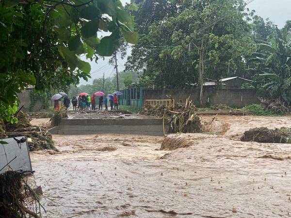 Las fuertes lluvias ya han dejado inundaciones y daños en diferentes sectores del país. Autoridades declararon emergencia a nivel nacional.