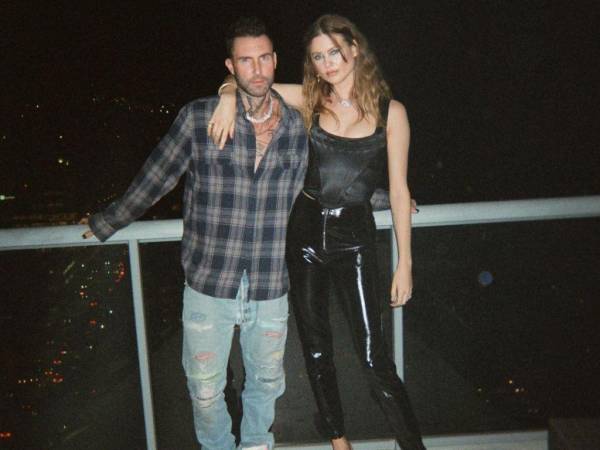 Adam Levine y su esposa Behati Prinsloo tienen ocho años de matrimonio.