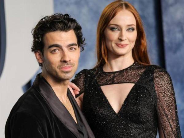 El cantante Joe Jonas y la actriz Sophie Turner estarían tramitando el divorcio hace un tiempo.