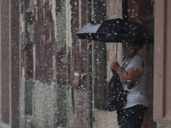 Durante su desplazamiento producirá precipitaciones dispersas con acumulados máximos de entre 20 a 30 milímetros de agua y de 5 a 10 milímetros en las zonas bajas.