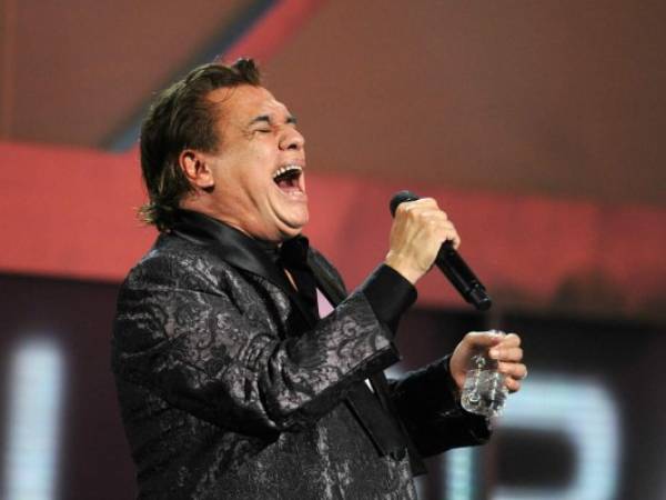 Arteriosclerosis sería la enfermedad que mató a Juan Gabriel. Este padecimiento en las arterias ocasiona que se bloqueen paulatinamente, lo cual disminuye el flujo de sangre hacia el corazón. Foto. AFP