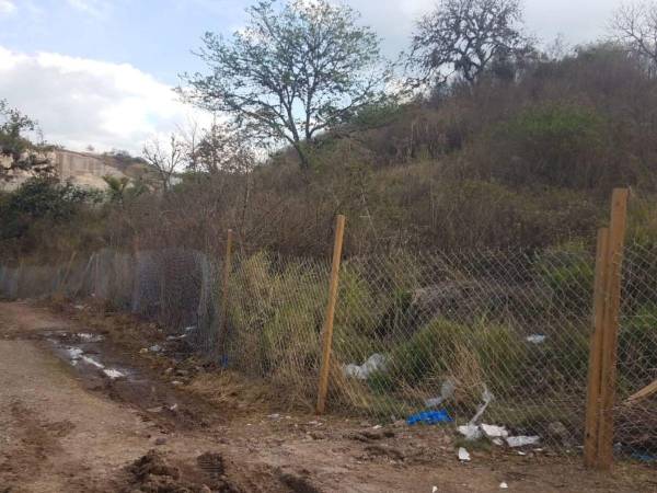 Las zonas fueron cercadas por personas desconocidas que según los denunciantes son invasores.