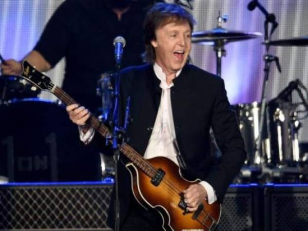 Paul McCartney cautivó a todos los presentes al interpretar de forma improvisada uno de sus éxitos. FOTO: AP