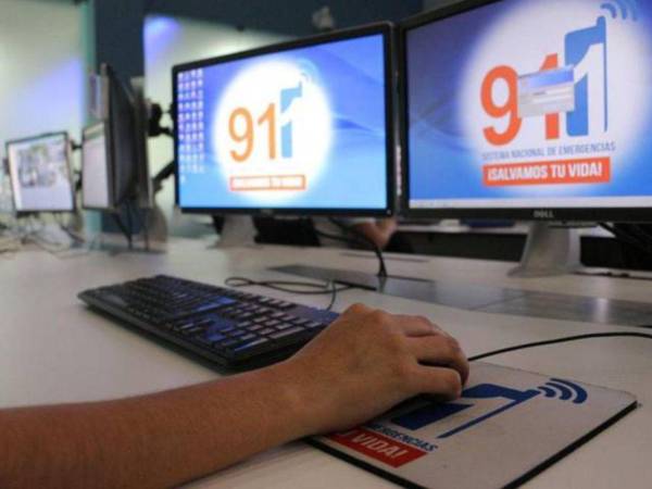 Personal del 911 labora de manera ininterrumpida para atender las emergencias que surgen en el país.