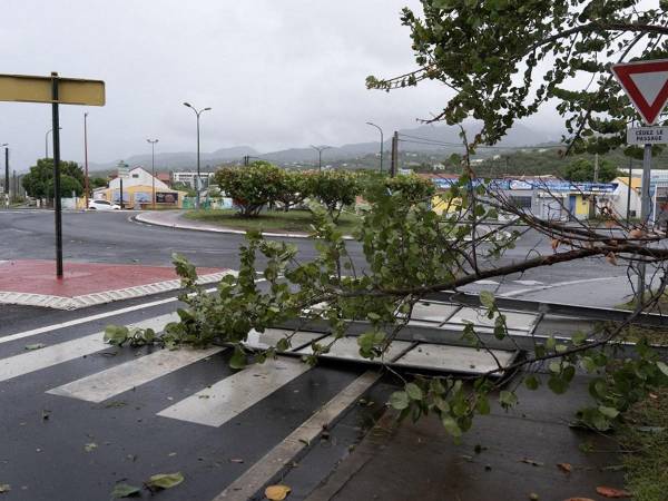 La tormenta ha causado inundaciones en Puerto Rico, que sigue bajo advertencia de tormenta tropical.