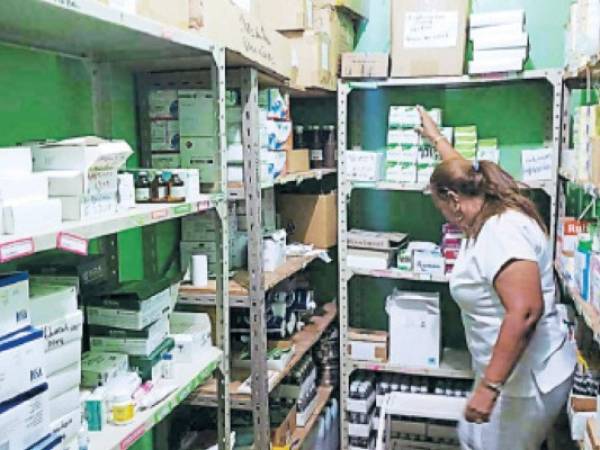 El personal de salud asegura que se debe realizar una revisión de la cantidad de medicamento que se envía a cada unidad a fin de que pueda cumplir con la demanda de servicios.