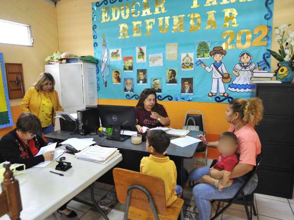 Los maestros de las escuelas y colegios a nivel nacional, iniciaron el proceso de matrícula en la segunda quincena de enero.