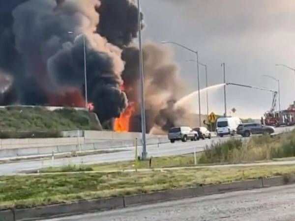 Videos en las redes sociales muestran el voraz incendio producido por el estallido.