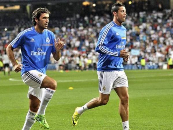 Raúl González y Cristiano Ronaldo, figuras del madridismo.