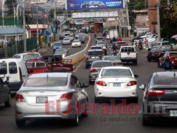 El gobierno no descarta aplicar el programa “Hoy no circula”.