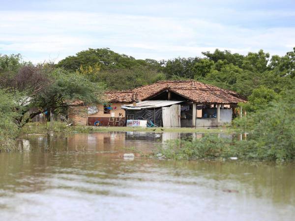 En la zona sur de Honduras se reportan varias viviendas inundadas. En total hay 51 comunidades de Honduras incomunicadas por los diferentes fenómenos.