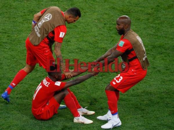 Felipe Baloy junto a sus compañeros de la selección de Panamá. (AFP)