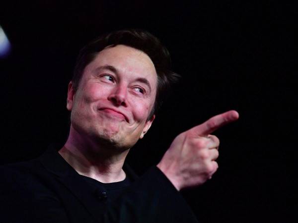 Musk, que completó su compra de Twitter por 44.000 millones de dólares hace dos semanas, no tuvo la mención “Oficial” en su cuenta, seguida por más de 115 millones de usuarios.