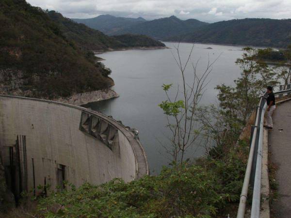 “El Cajón” puede contar con una quinta turbina con una capacidad instalada de 75 megas, así como un parque solar flotante.