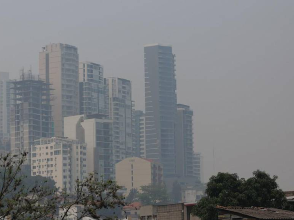 La capital de Honduras es una de las zonas del país más afectadas por la capa de humo y contaminación. Las autoridades de Educación ordenaron la suspensión de clases, mientras los burócratas realizan teletrabajo.