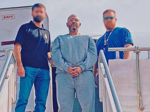 El cuerpo de Harby Rigoberto Vargas y su cuñado fueron encontrados calcinados dentro de una camioneta quemada. Vargas Sánchez había sido deportado de Estados Unidos.