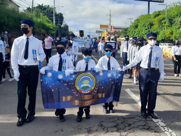 La delegación del CIRE estuvo encabezada por los destacados estudiantes de excelencia académica en las diferentes áreas en las que brinda formación este centro educativo.