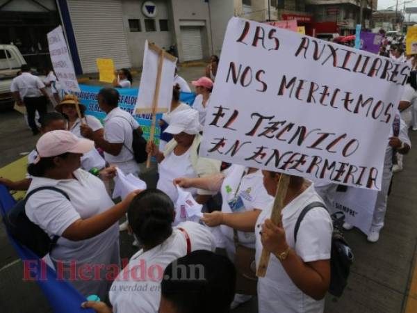 La Junta directiva de la Asociación Nacional de Enfermeras y Enfermeros Auxiliares de Honduras regresa a laboral este lunes. Foto: EL HERALDO