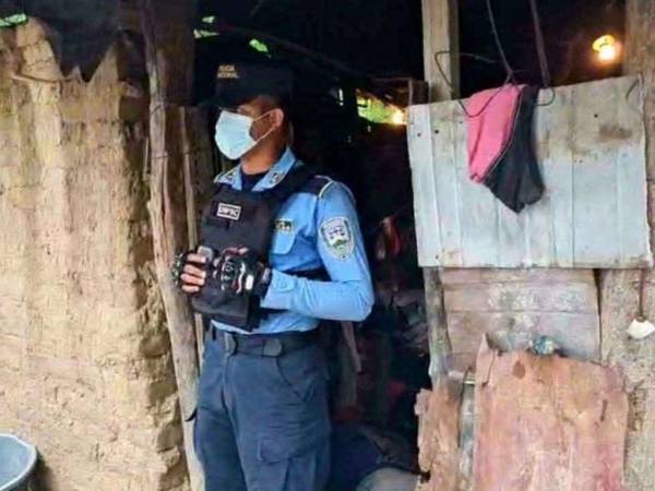 Los cuerpos quedaron tirados dentro de la humilde casa en el barrio La Pista.