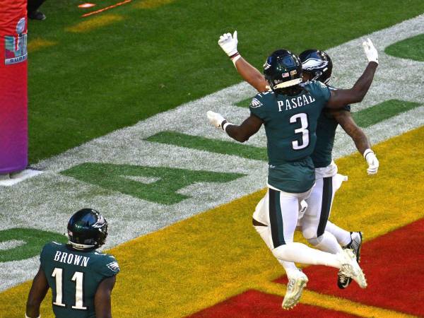 En la primera mitad los Eagles acertaron el primer touchdown.