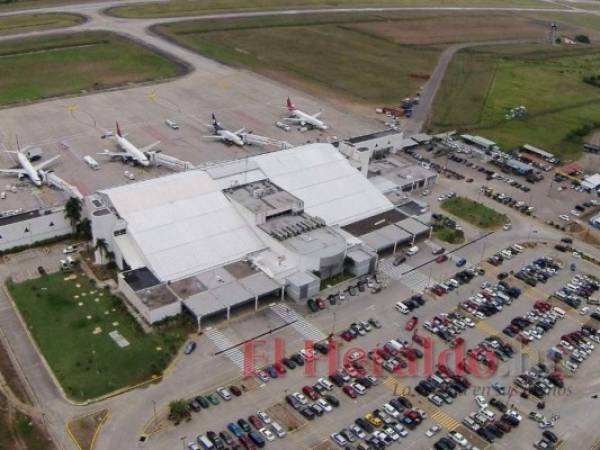 La nueva empresa concesionaria comenzará a manejar tres de los aeropuertos internacionales, entre estos, La Mesa de SPS.