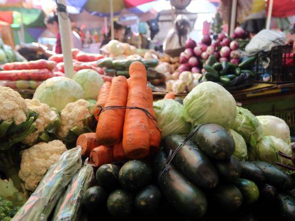 El costo de la canasta de alimentos ha ido en aumento.