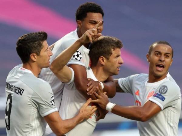 Thomas Müller marcó dos goles en la victoria 8-2 ante el Barcelona este viernes. Foto: AFP