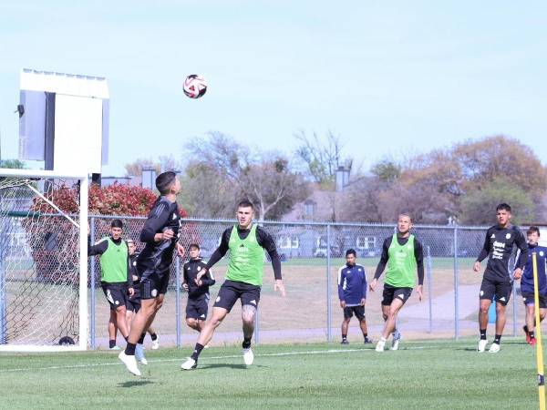 El entrenador Gustavo Alfaro ha mantenido al equipo tico alejado de la prensa y aficionados.