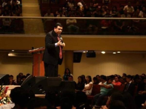 El pastor del Centro Evangelístico Asambleas de Dios (CEAD, Miguel Montoya, falleció este lunes.